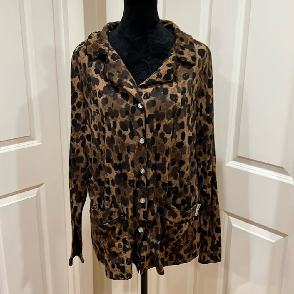 Nine West Sleepwear, woman’s, M, leopard print pajama set. Excellent condition.